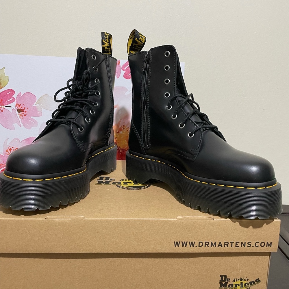 BRAND NEW NEVER WORN DR MARTENS JADON BOOTS